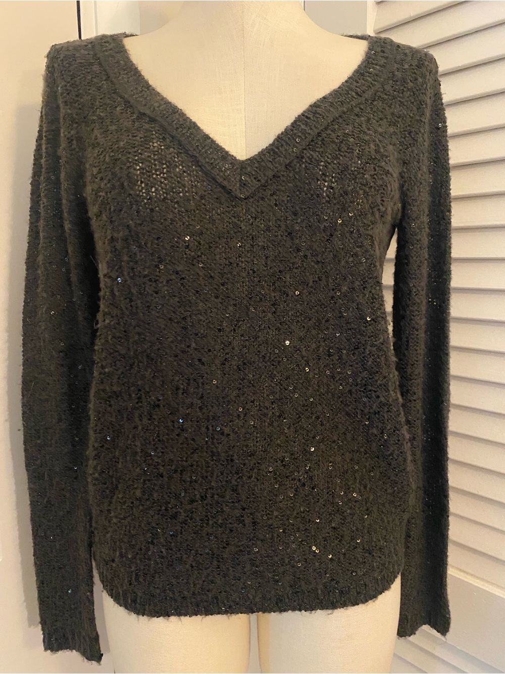 American Eagle Outfitters Black V-Neck Sequin Fuzzy Sweater- Size Small